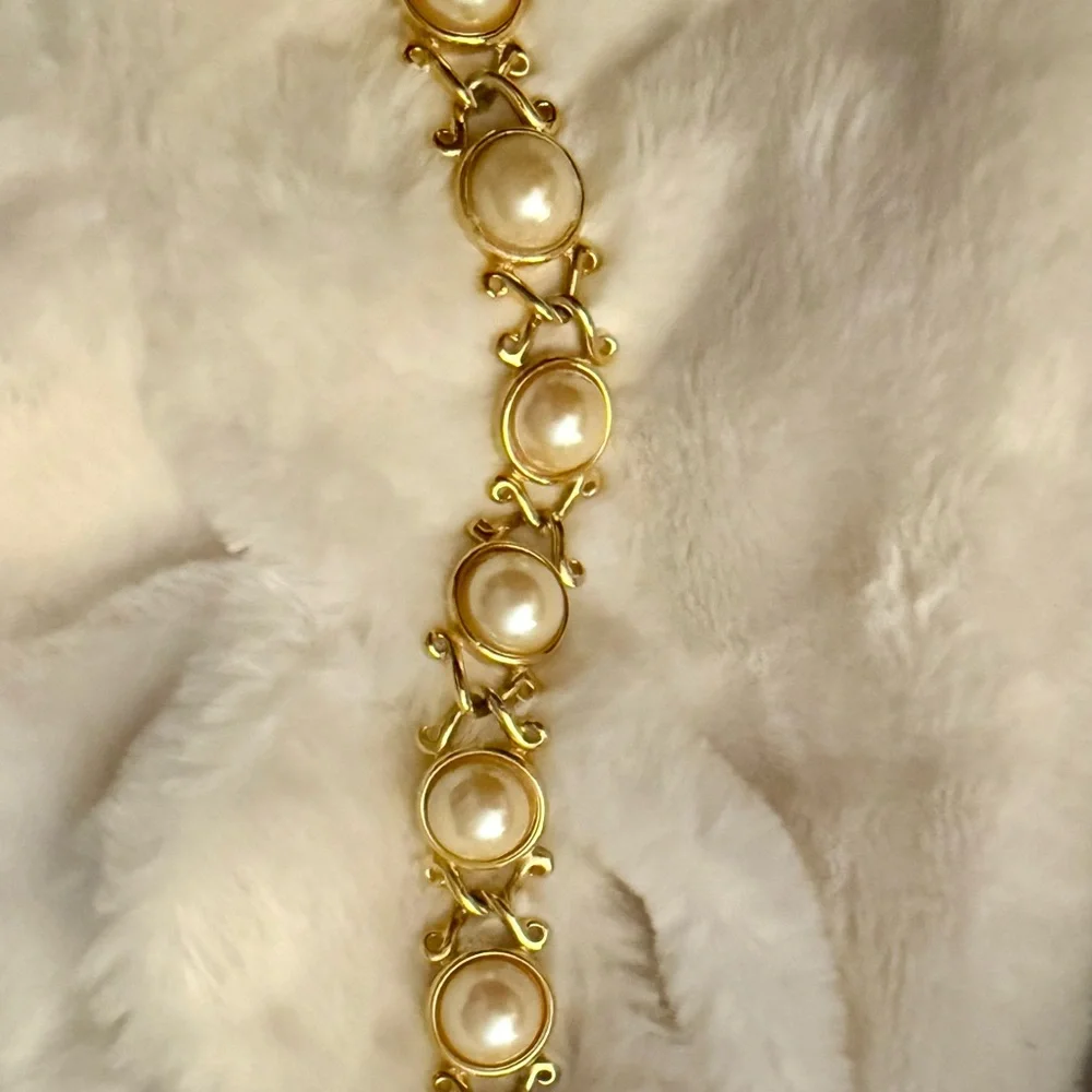 Vintage Golden and Faux Pearl Women's Bracelet made by Weingeroff - Picture 4 of 11